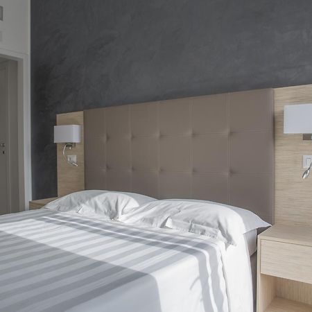 Rooms A Due Passi Dal Mare 雷卡纳蒂港 外观 照片